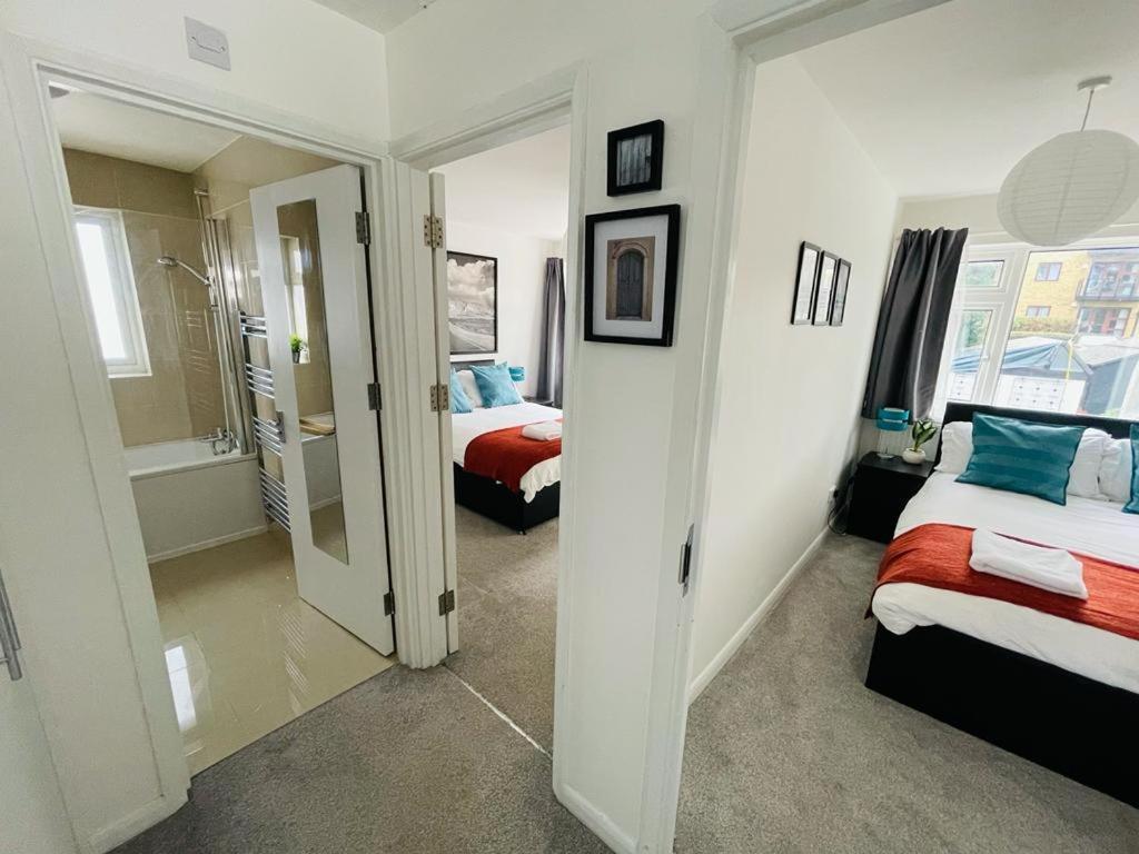 Enfield Chase Apartment Eksteriør bilde